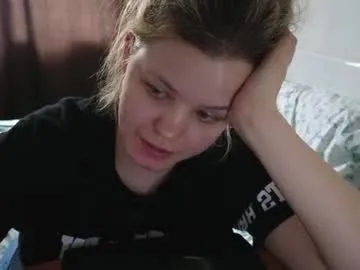 L_Sofia – webcam model profile photo Image 9