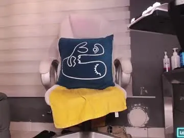 Evelinia – webcam model profile photo Image 10