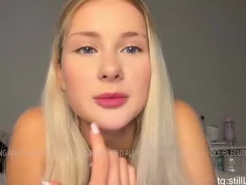 sladkoesolnishko – webcam model profile photo Image 5