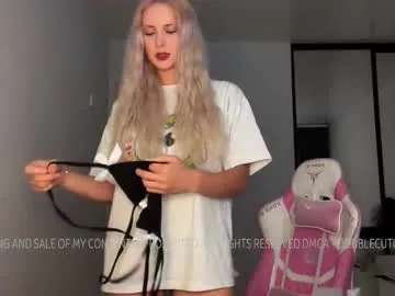 sladkoesolnishko – webcam model profile photo Image 9