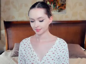 4U143 – webcam model profile photo Image 8