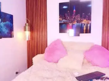 Samira-Summer – webcam model profile photo Image 7