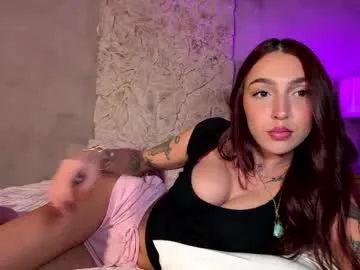 emilyyyt – webcam model profile photo