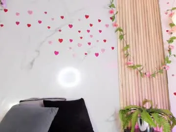 Start_party – webcam model profile photo Image 16