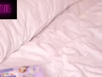 STRIP_GLOW – webcam model profile photo Image 11