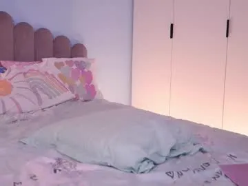 STRIP_GLOW – webcam model profile photo Image 6