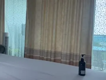 Nicoleevien – webcam model profile photo Image 6