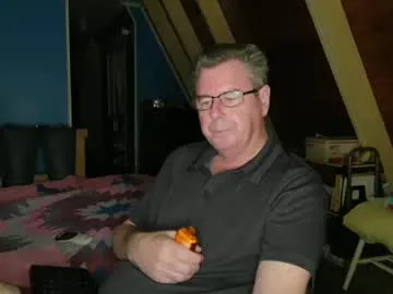 EmiliaCatalina – webcam model profile photo Image 11