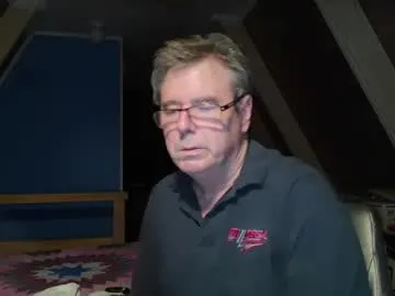 EmiliaCatalina – webcam model profile photo Image 19