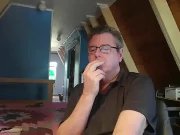 EmiliaCatalina – webcam model profile photo Image 5