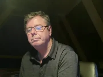 EmiliaCatalina – webcam model profile photo Image 6