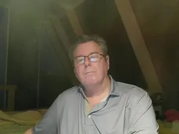 EmiliaCatalina – webcam model profile photo Image 8