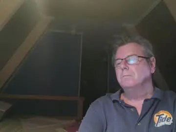 EmiliaCatalina – webcam model profile photo Image 9