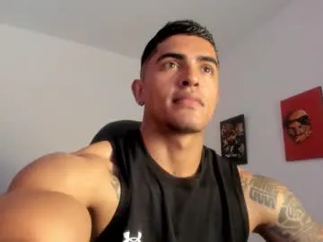 4U143 – webcam model profile photo Image 10