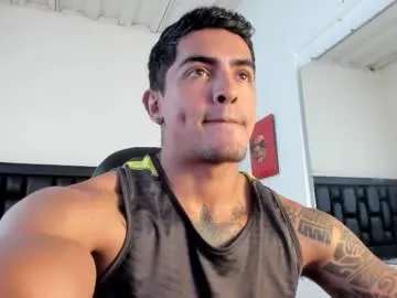 4U143 – webcam model profile photo Image 2