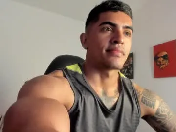 4U143 – webcam model profile photo Image 6