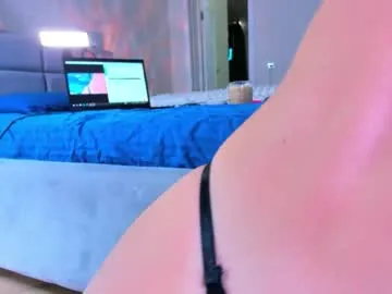 Nicoleevien – webcam model profile photo Image 7