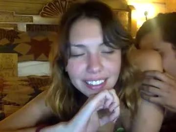 fox-yiyi – webcam model profile photo Image 4