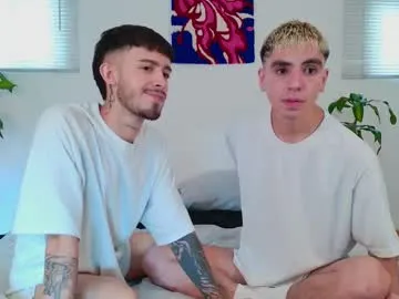 chee_cha – webcam model profile photo Image 14