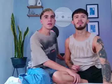 chee_cha – webcam model profile photo Image 16