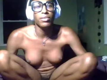 Yiyi-707 profile photo Image 13