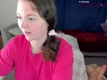 babyaylin – webcam model profile photo Image 4