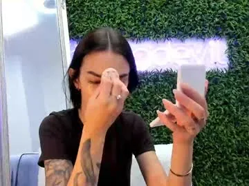 curvyflawless – webcam model profile photo Image 5