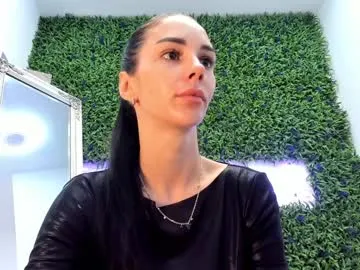 curvyflawless – webcam model profile photo Image 6