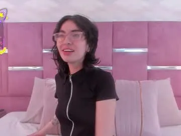 kellyvenous – webcam model profile photo Image 3