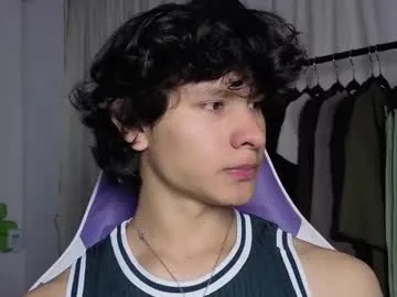 approche_toi_petite – webcam model profile photo Image 14