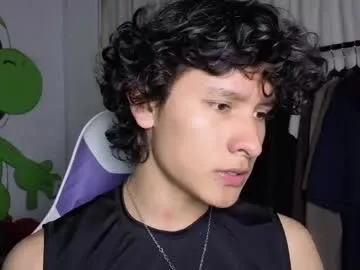 approche_toi_petite – webcam model profile photo Image 15