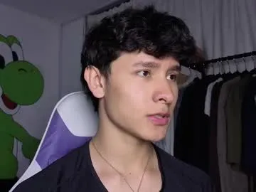 approche_toi_petite – webcam model profile photo Image 16