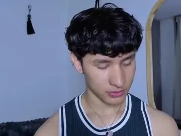 approche_toi_petite – webcam model profile photo Image 17