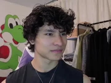 approche_toi_petite – webcam model profile photo Image 5