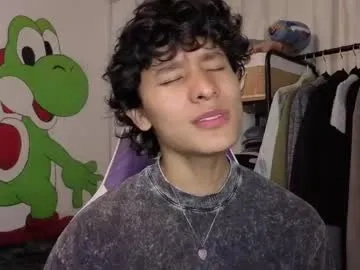 approche_toi_petite – webcam model profile photo Image 9