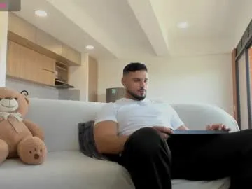 NATHALIA-28_ – webcam model profile photo Image 13