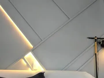 NATHALIA-28_ – webcam model profile photo Image 6