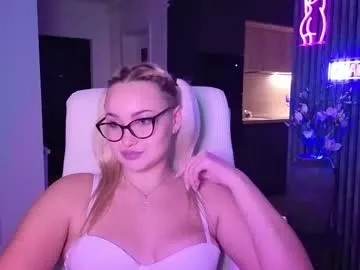 LeonaBelhumeur – webcam model profile photo Image 6