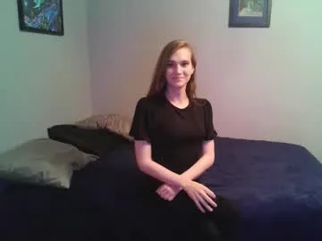 EmiliaCatalina – webcam model profile photo Image 5