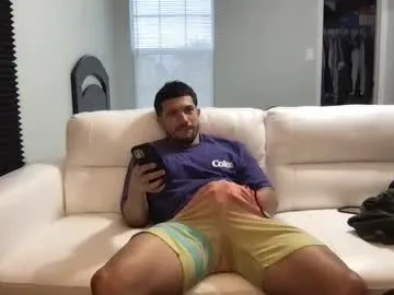 LinaLive – webcam model profile photo Image 12