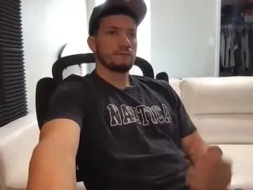 LinaLive – webcam model profile photo Image 13