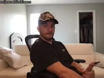 LinaLive – webcam model profile photo Image 14