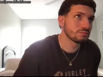 LinaLive – webcam model profile photo Image 15