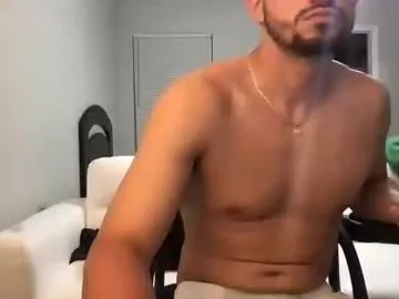 LinaLive – webcam model profile photo Image 6