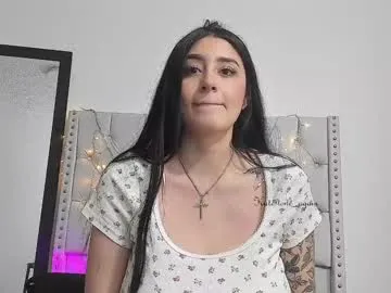 _Alicee_1 – webcam model profile photo Image 18