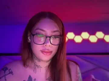 _Alicee_1 – webcam model profile photo Image 2