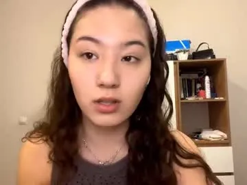 Almmaxxxx – webcam model profile photo Image 11