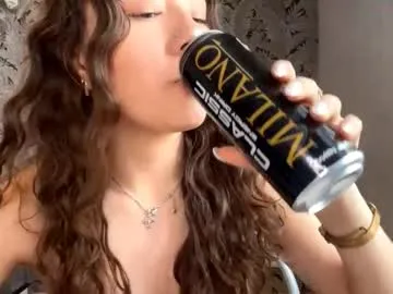 Almmaxxxx – webcam model profile photo Image 9