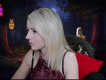 Wkatte – webcam model profile photo Image 9