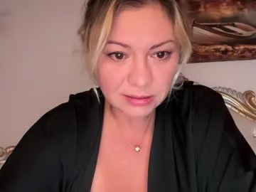 Doctoor-Maya – webcam model profile photo Image 4